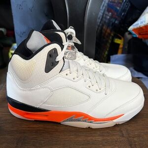 DS jordan 5 shattered backboard. Selling for under retail price is firm.